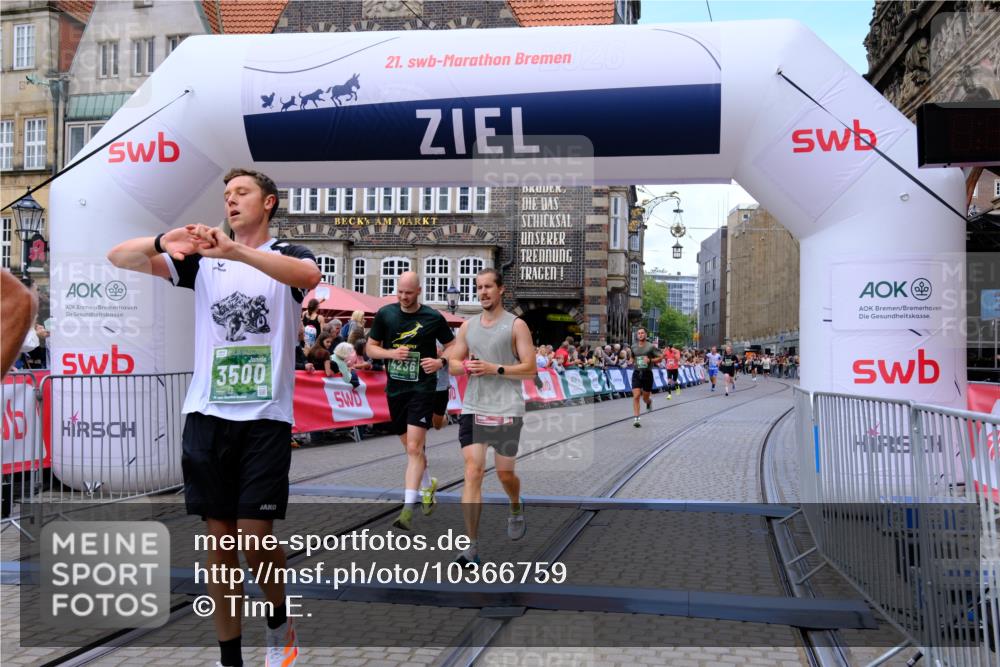 13.09.2026 - 21. swb-Marathon Bremen Tim E. http://msf.ph/oto/10366759 13.09.2026 13:04:19 Ziel 895, 2094, 2889, 3500, 4236, 9061, 9129, 9544, 9642 meine-sportfotos.de