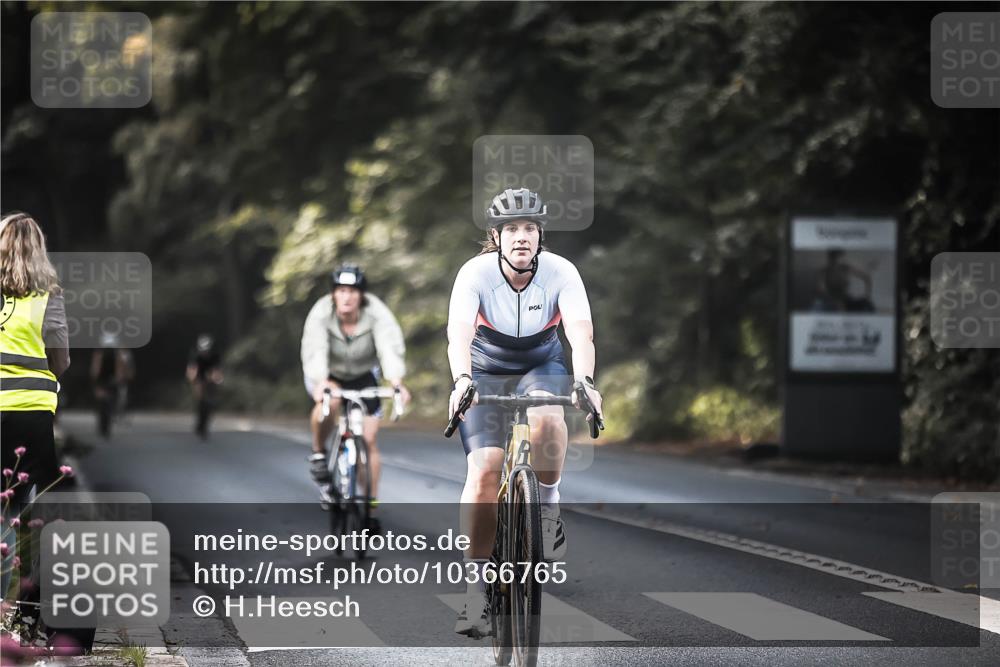 13.09.2026 - Stadtparktriathlon H.Heesch http://msf.ph/oto/10366765 13.09.2026 11:23:46 Radfahren 756, 774 meine-sportfotos.de