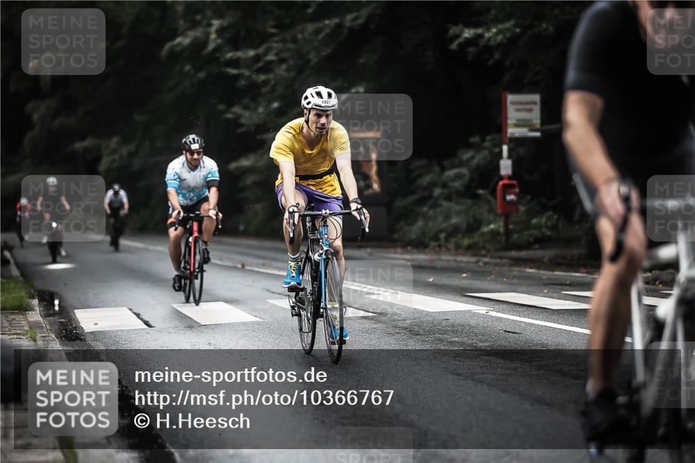 13.09.2026 - Stadtparktriathlon H.Heesch http://msf.ph/oto/10366767 13.09.2026 12:01:23 Radfahren 835, 861, 939, 966, 995, 1006, 1017, 1027, 1800 meine-sportfotos.de