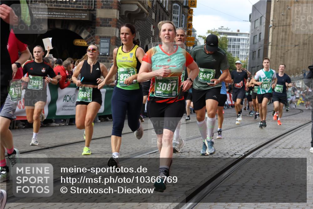 13.09.2026 - 21. swb-Marathon Bremen Strokosch-Dieckow http://msf.ph/oto/10366769 13.09.2026 13:35:43 Ziel 1150, 2003, 2041, 2090, 2318, 2356, 2625, 2866, 3055, 3311, 3621, 3916, 4062, 4635, 4985, 5016, 5661, 6315, 6320, 6418, 6837, 7285, 7305, 7377, 7703, 8300, 8401, 8530, 8773, 8915, 9526, 9527, 9845, 9887, 318, 532, 2565, 3056, 3454, 3485, 3857, 4016, 4048, 5026, 5071, 5157, 5276, 5381, 5584, 5586, 5816, 6159, 6724, 6874, 7036, 7235, 7385, 7691, 7804, 8145, 8335, 8705, 9243, 9912, 13121 meine-sportfotos.de
