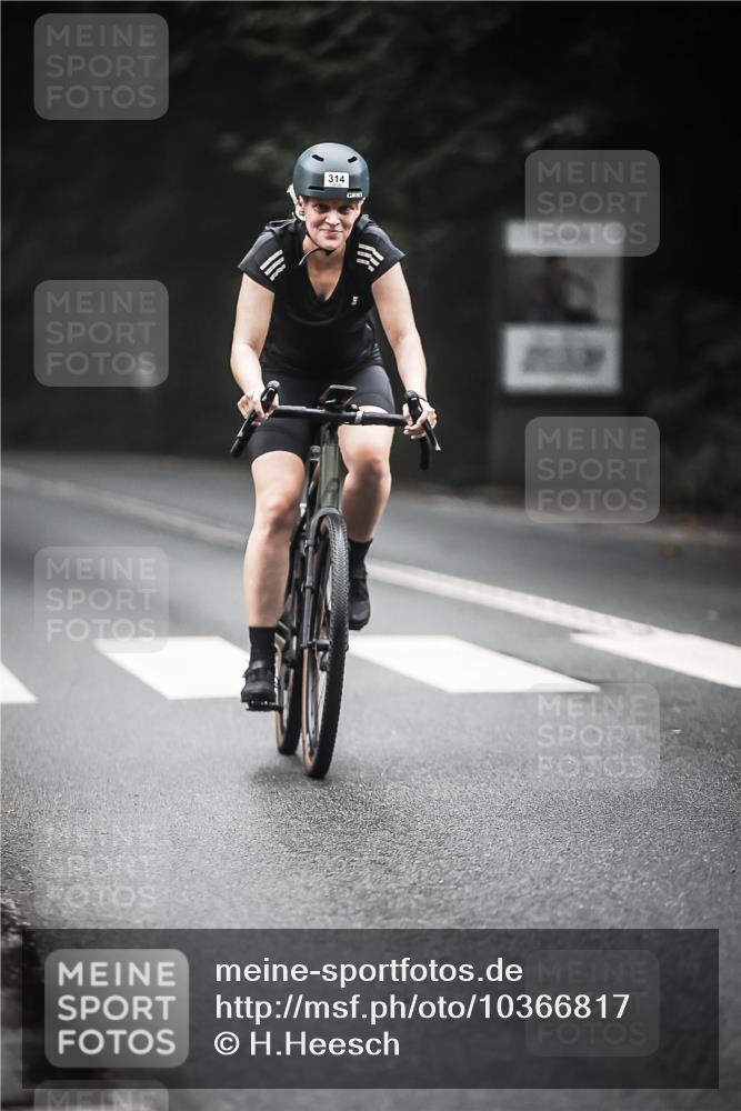 13.09.2026 - Stadtparktriathlon H.Heesch http://msf.ph/oto/10366817 13.09.2026 10:14:51 Radfahren 285, 314 meine-sportfotos.de