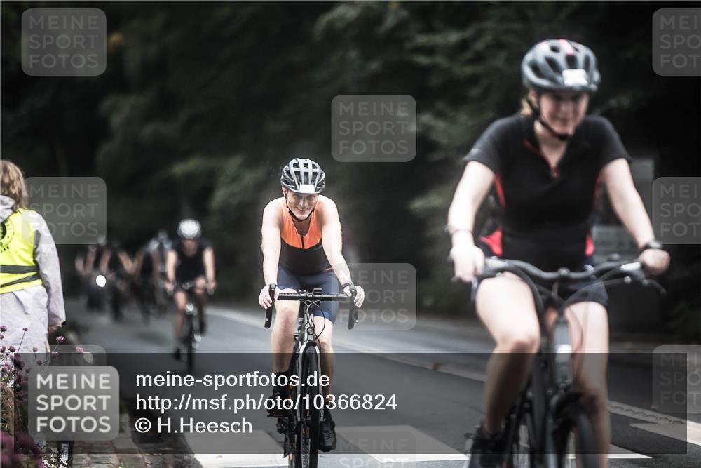 13.09.2026 - Stadtparktriathlon H.Heesch http://msf.ph/oto/10366824 13.09.2026 13:16:08 Radfahren 1258, 1366, 1418, 1428, 1452 meine-sportfotos.de