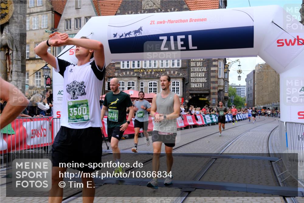 13.09.2026 - 21. swb-Marathon Bremen Tim E. http://msf.ph/oto/10366834 13.09.2026 13:04:19 Ziel 895, 2094, 2889, 3500, 4236, 9061, 9129, 9544, 9642 meine-sportfotos.de