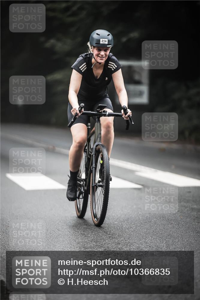 13.09.2026 - Stadtparktriathlon H.Heesch http://msf.ph/oto/10366835 13.09.2026 10:14:52 Radfahren 217, 285, 314 meine-sportfotos.de