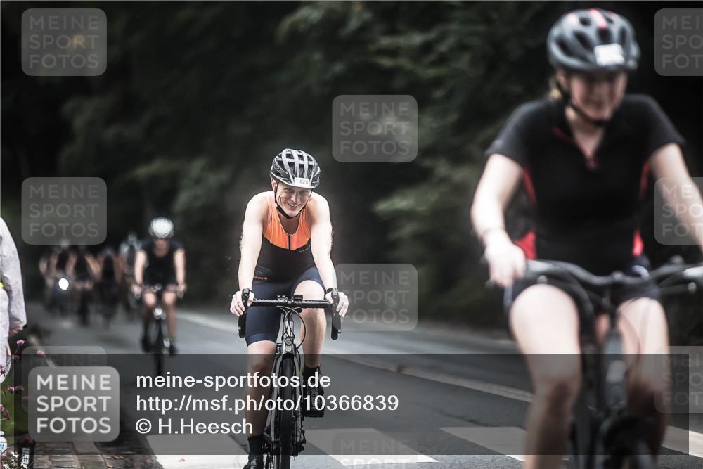 13.09.2026 - Stadtparktriathlon H.Heesch http://msf.ph/oto/10366839 13.09.2026 13:16:08 Radfahren 1258, 1366, 1418, 1428, 1452 meine-sportfotos.de