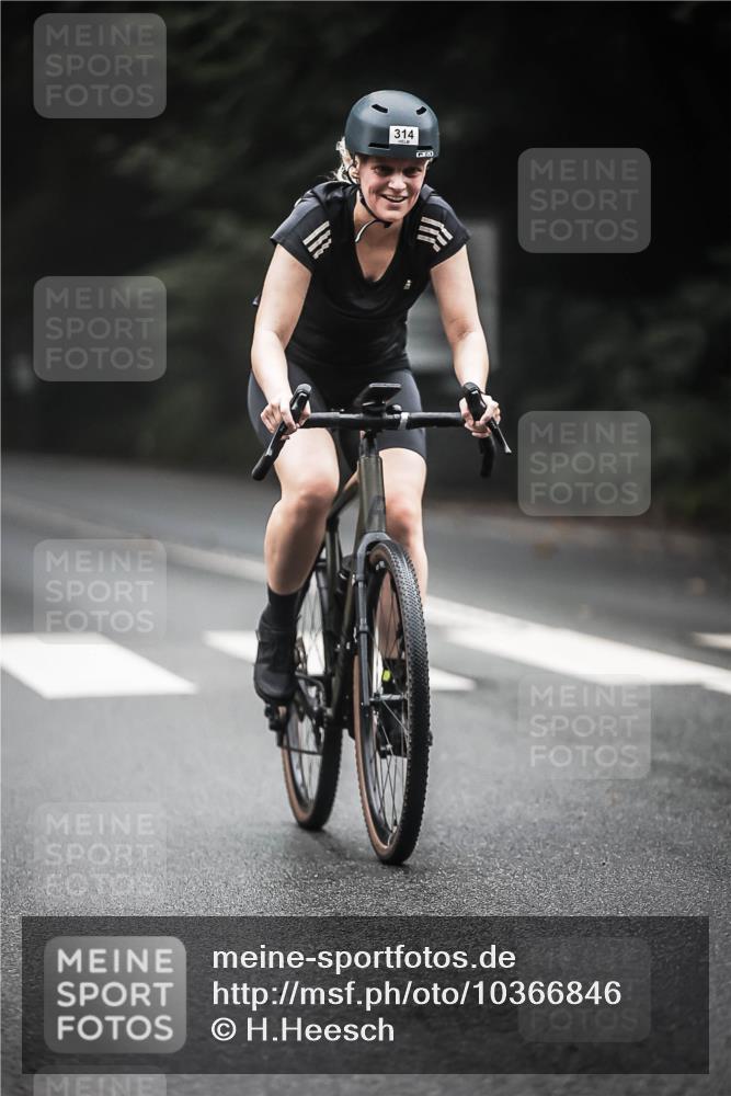 13.09.2026 - Stadtparktriathlon H.Heesch http://msf.ph/oto/10366846 13.09.2026 10:14:52 Radfahren 217, 285, 314 meine-sportfotos.de