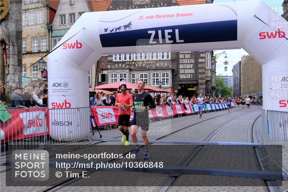 13.09.2026 - 21. swb-Marathon Bremen Tim E. http://msf.ph/oto/10366848 13.09.2026 13:04:27 Ziel 2094, 3424, 4110, 6815, 9061, 9129, 9544, 9813 meine-sportfotos.de