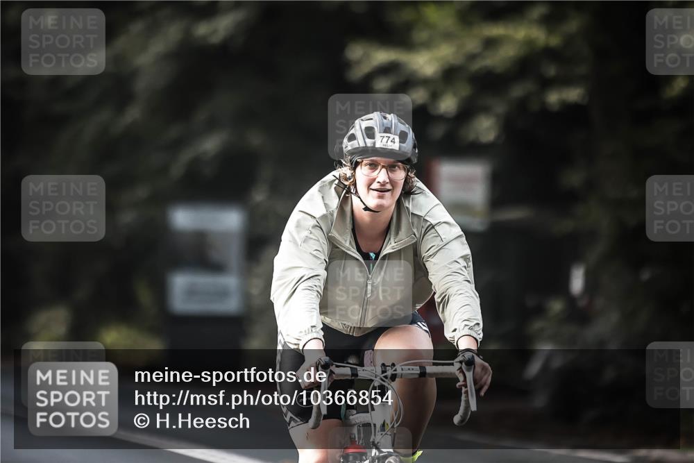 13.09.2026 - Stadtparktriathlon H.Heesch http://msf.ph/oto/10366854 13.09.2026 11:23:48 Radfahren 744, 756, 774 meine-sportfotos.de