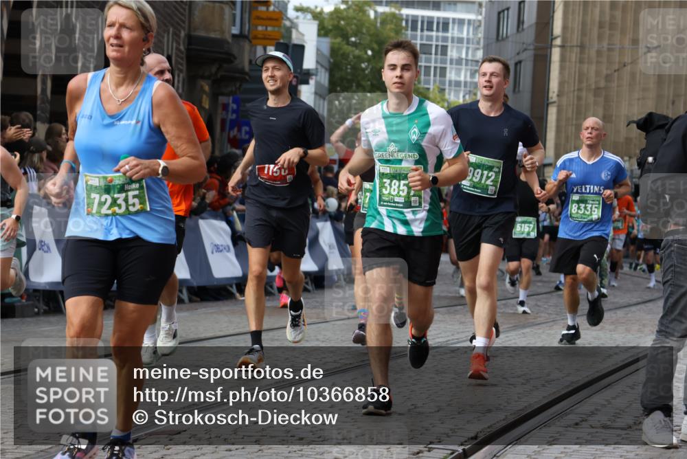 13.09.2026 - 21. swb-Marathon Bremen Strokosch-Dieckow http://msf.ph/oto/10366858 13.09.2026 13:35:45 Ziel 1150, 2003, 2041, 2090, 2318, 2356, 2625, 2866, 3055, 3311, 3621, 3916, 4062, 4326, 4635, 5016, 5661, 6315, 6320, 6418, 6837, 7285, 7305, 7377, 7703, 8300, 8401, 8530, 8773, 8915, 9526, 9527, 9845, 9887, 318, 2565, 3026, 3056, 3454, 3485, 3857, 4016, 4048, 5026, 5071, 5157, 5276, 5381, 5816, 6159, 6724, 6874, 7036, 7043, 7235, 7385, 7691, 7804, 8145, 8335, 8705, 9243, 9912, 13179 meine-sportfotos.de