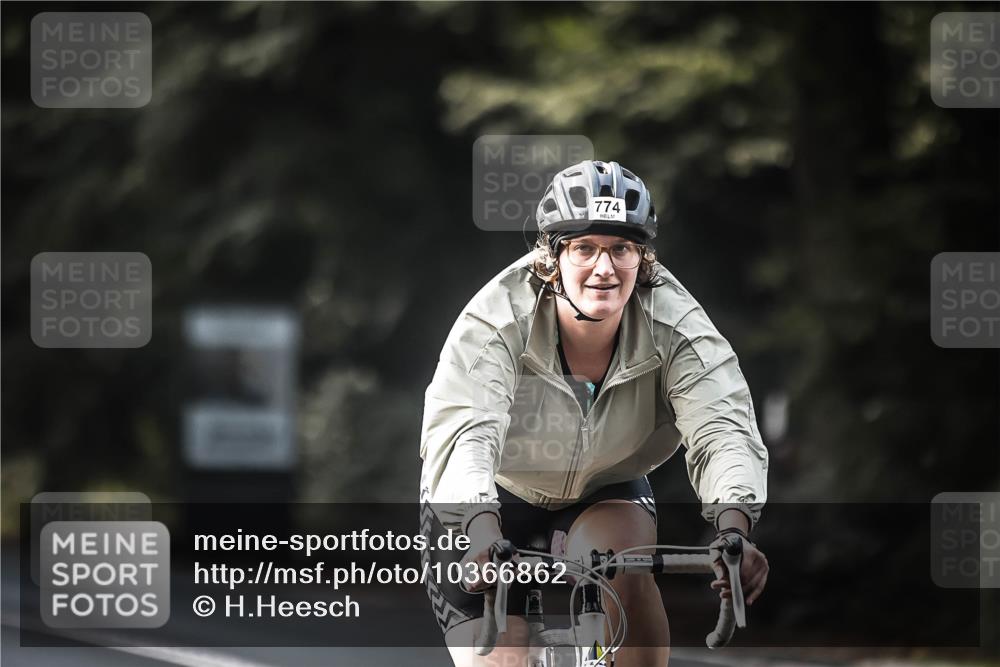 13.09.2026 - Stadtparktriathlon H.Heesch http://msf.ph/oto/10366862 13.09.2026 11:23:48 Radfahren 744, 756, 774 meine-sportfotos.de