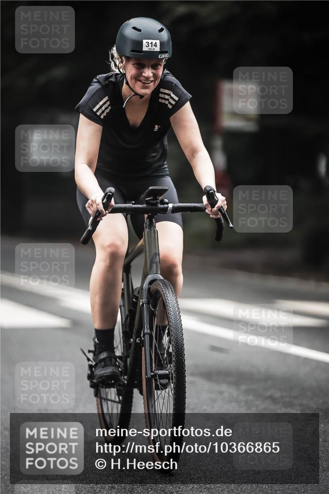 13.09.2026 - Stadtparktriathlon H.Heesch http://msf.ph/oto/10366865 13.09.2026 10:14:52 Radfahren 217, 285, 314 meine-sportfotos.de