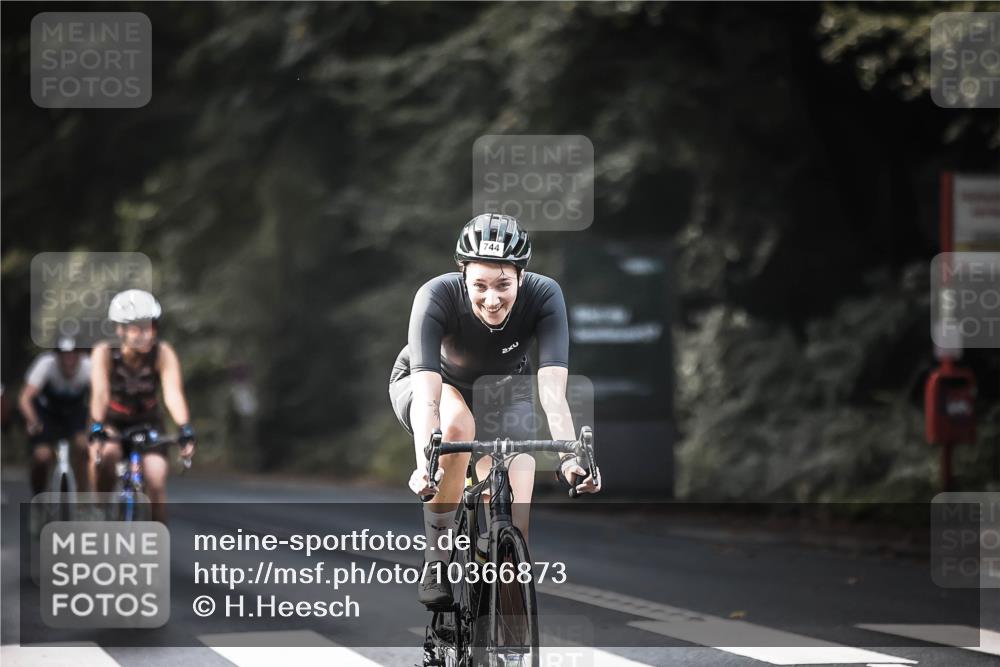 13.09.2026 - Stadtparktriathlon H.Heesch http://msf.ph/oto/10366873 13.09.2026 11:23:54 Radfahren 601, 677, 729, 744, 774 meine-sportfotos.de