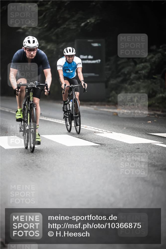 13.09.2026 - Stadtparktriathlon H.Heesch http://msf.ph/oto/10366875 13.09.2026 10:14:58 Radfahren 217, 314, 339 meine-sportfotos.de