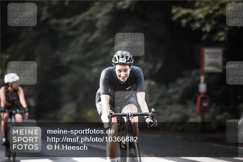 13.09.2026 - Stadtparktriathlon H.Heesch http://msf.ph/oto/10366882 13.09.2026 11:23:54 Radfahren 601, 677, 729, 744, 774 meine-sportfotos.de