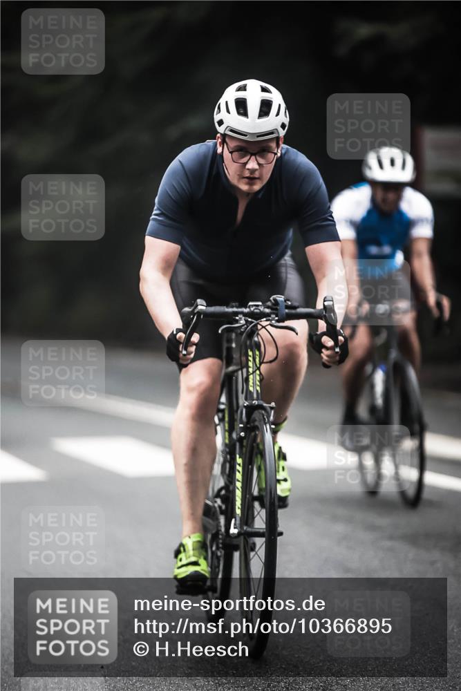 13.09.2026 - Stadtparktriathlon H.Heesch http://msf.ph/oto/10366895 13.09.2026 10:14:58 Radfahren 217, 314, 339 meine-sportfotos.de