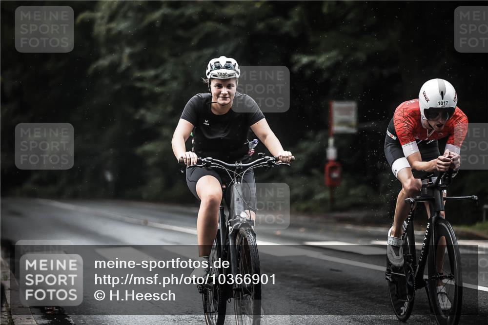 13.09.2026 - Stadtparktriathlon H.Heesch http://msf.ph/oto/10366901 13.09.2026 12:01:29 Radfahren 939, 966, 1017, 1027, 1800 meine-sportfotos.de