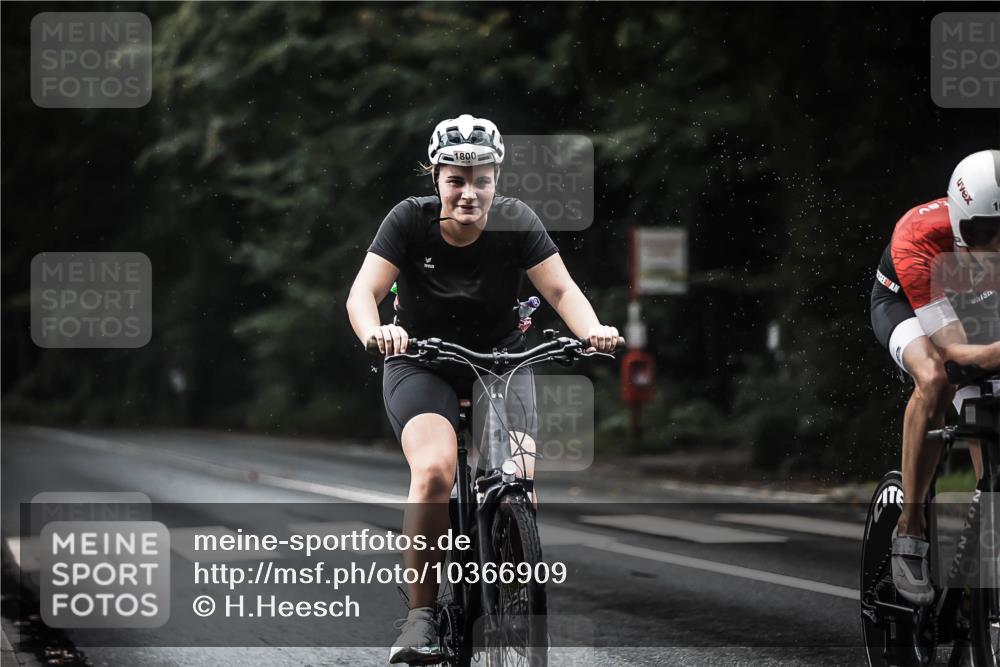 13.09.2026 - Stadtparktriathlon H.Heesch http://msf.ph/oto/10366909 13.09.2026 12:01:29 Radfahren 939, 966, 1017, 1027, 1800 meine-sportfotos.de
