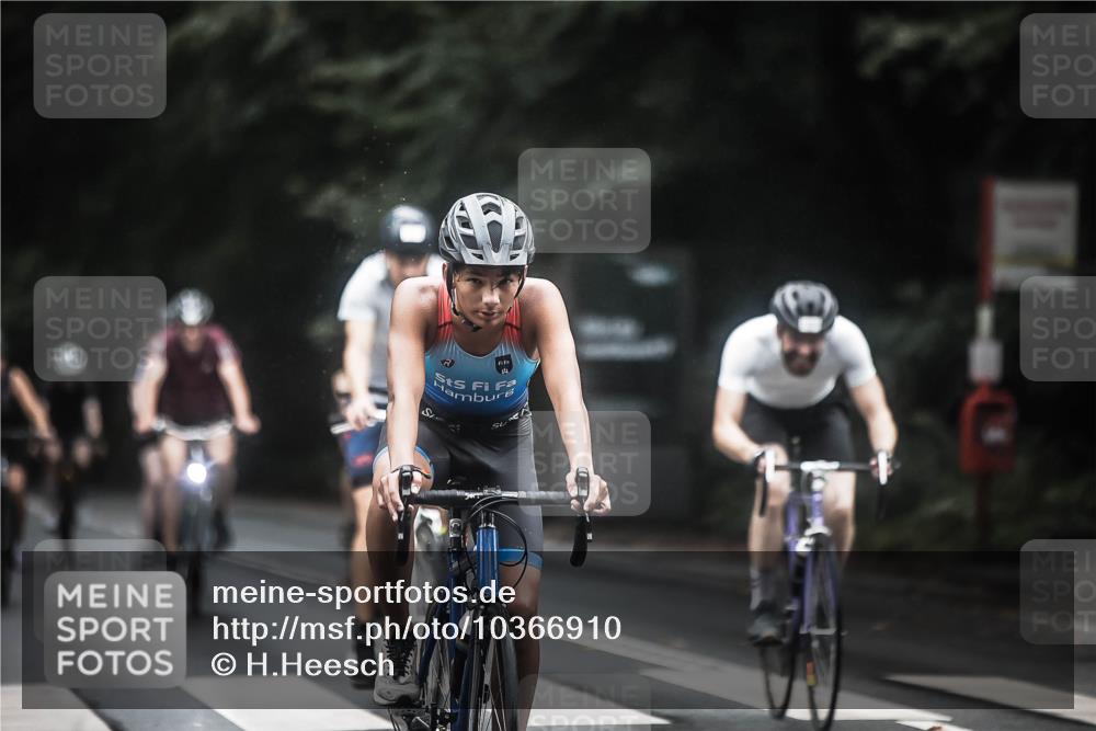 13.09.2026 - Stadtparktriathlon H.Heesch http://msf.ph/oto/10366910 13.09.2026 13:16:15 Radfahren 1097, 1263, 1264, 1351, 1383, 1418, 1437, 1446, 1457 meine-sportfotos.de