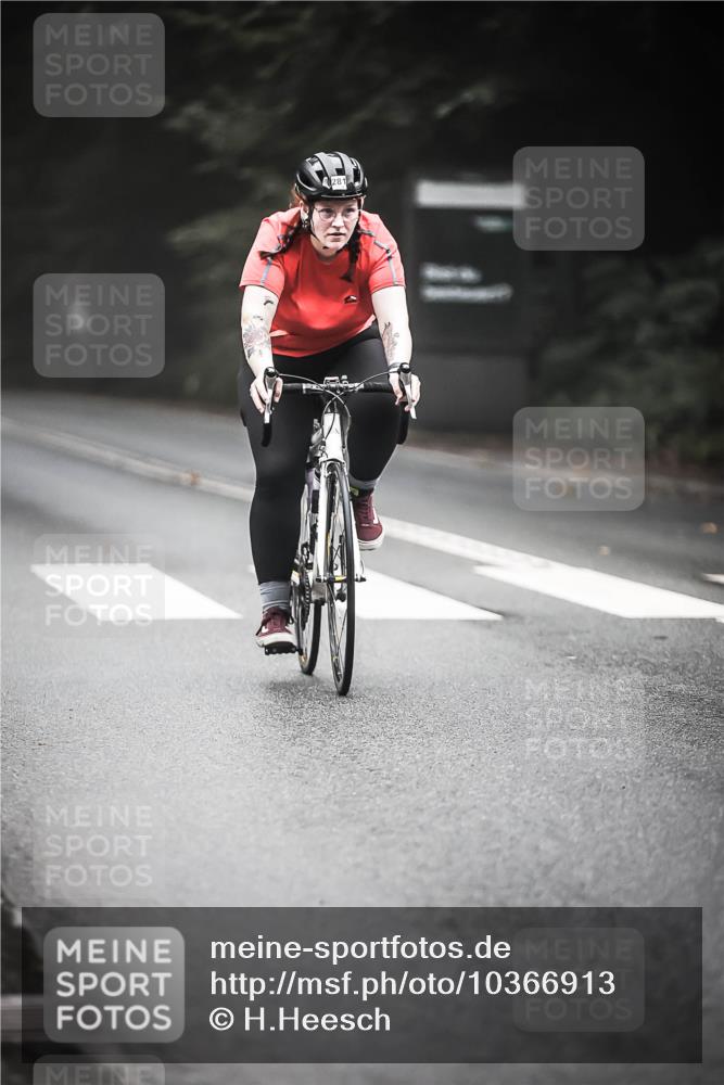 13.09.2026 - Stadtparktriathlon H.Heesch http://msf.ph/oto/10366913 13.09.2026 10:15:13 Radfahren 232, 281, 340 meine-sportfotos.de