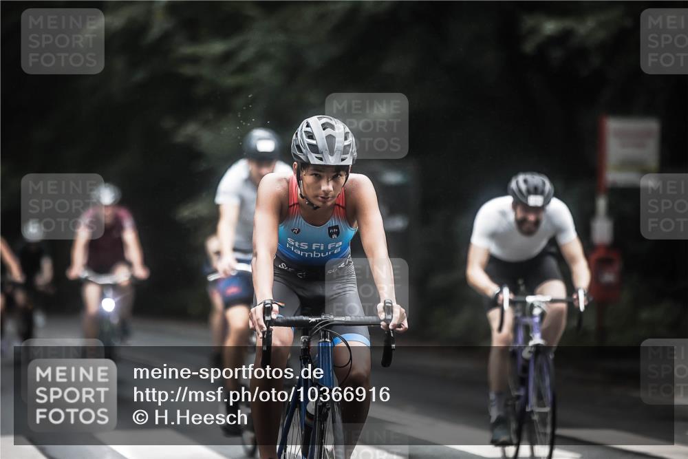 13.09.2026 - Stadtparktriathlon H.Heesch http://msf.ph/oto/10366916 13.09.2026 13:16:16 Radfahren 1097, 1263, 1264, 1351, 1383, 1418, 1437, 1446, 1457 meine-sportfotos.de