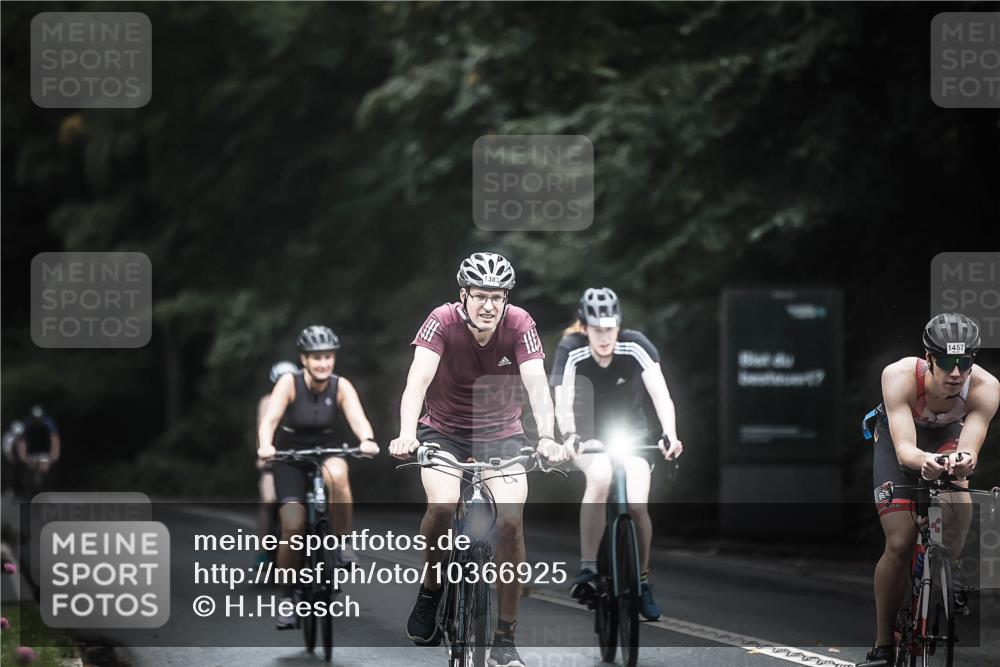 13.09.2026 - Stadtparktriathlon H.Heesch http://msf.ph/oto/10366925 13.09.2026 13:16:17 Radfahren 1097, 1263, 1264, 1351, 1383, 1418, 1437, 1446, 1457 meine-sportfotos.de