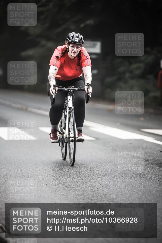 13.09.2026 - Stadtparktriathlon H.Heesch http://msf.ph/oto/10366928 13.09.2026 10:15:13 Radfahren 232, 281, 340 meine-sportfotos.de