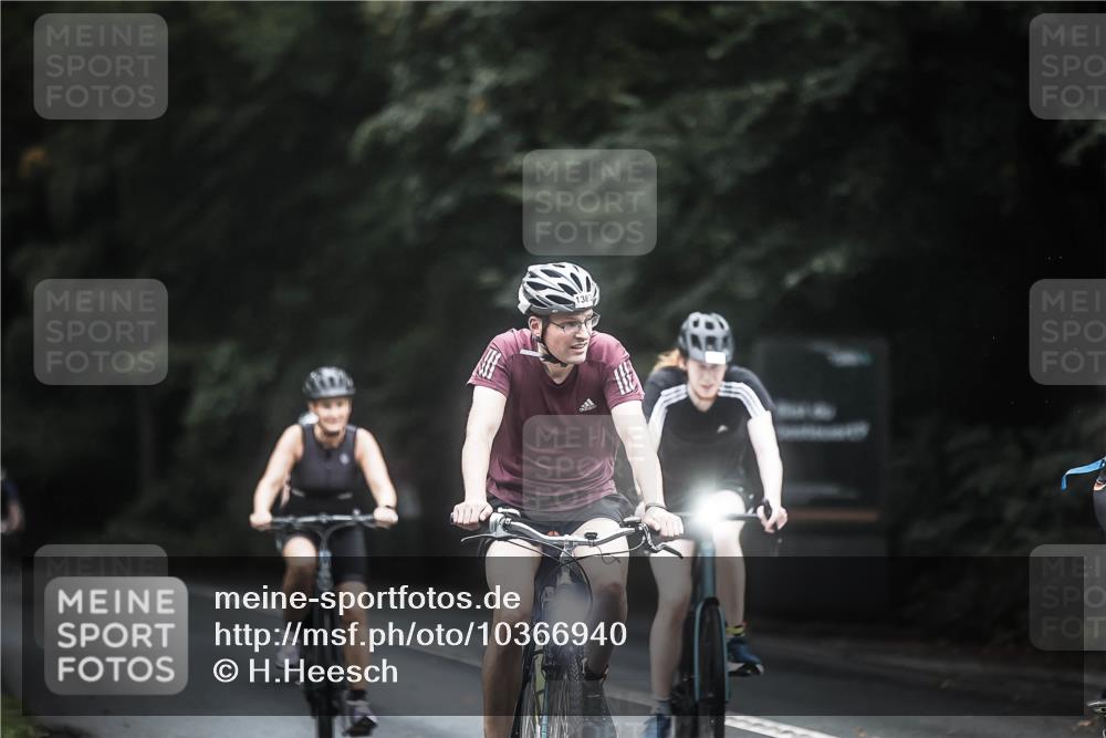 13.09.2026 - Stadtparktriathlon H.Heesch http://msf.ph/oto/10366940 13.09.2026 13:16:17 Radfahren 1097, 1263, 1264, 1351, 1383, 1418, 1437, 1446, 1457 meine-sportfotos.de