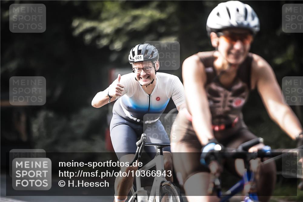 13.09.2026 - Stadtparktriathlon H.Heesch http://msf.ph/oto/10366943 13.09.2026 11:23:57 Radfahren 601, 677, 707, 729, 744 meine-sportfotos.de