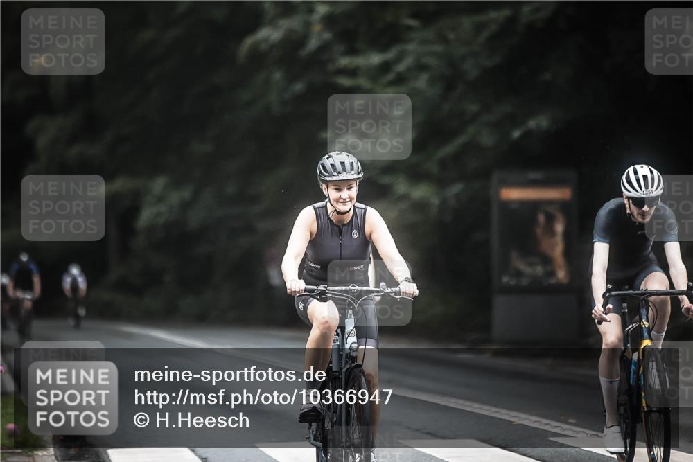 13.09.2026 - Stadtparktriathlon H.Heesch http://msf.ph/oto/10366947 13.09.2026 13:16:19 Radfahren 1097, 1263, 1264, 1351, 1383, 1437, 1446, 1457 meine-sportfotos.de