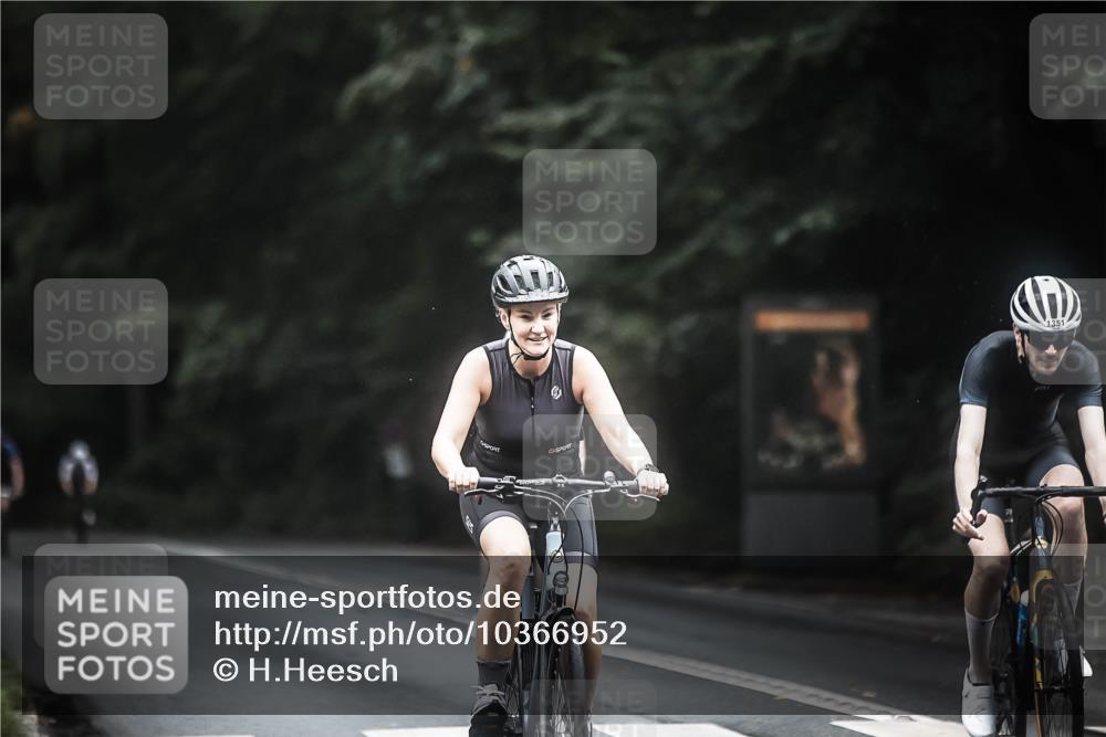 13.09.2026 - Stadtparktriathlon H.Heesch http://msf.ph/oto/10366952 13.09.2026 13:16:19 Radfahren 1097, 1263, 1264, 1351, 1383, 1437, 1446, 1457 meine-sportfotos.de