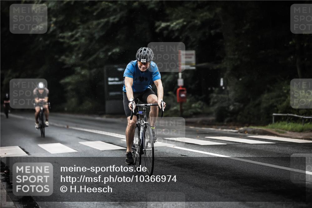 13.09.2026 - Stadtparktriathlon H.Heesch http://msf.ph/oto/10366974 13.09.2026 12:01:43 Radfahren 863, 891, 897, 945, 1039 meine-sportfotos.de