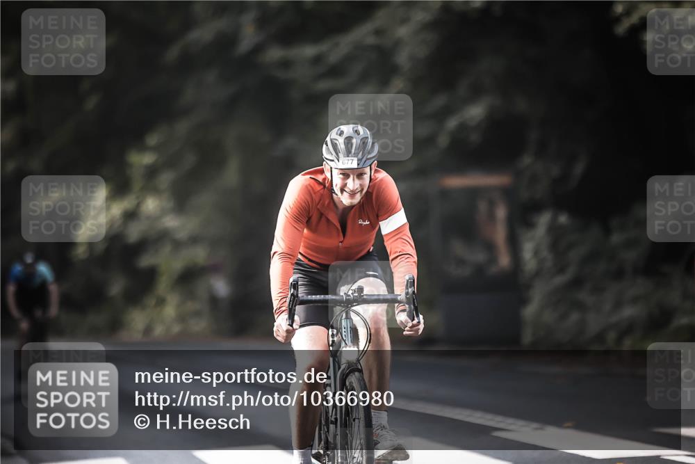13.09.2026 - Stadtparktriathlon H.Heesch http://msf.ph/oto/10366980 13.09.2026 11:23:59 Radfahren 601, 677, 707, 729, 744 meine-sportfotos.de