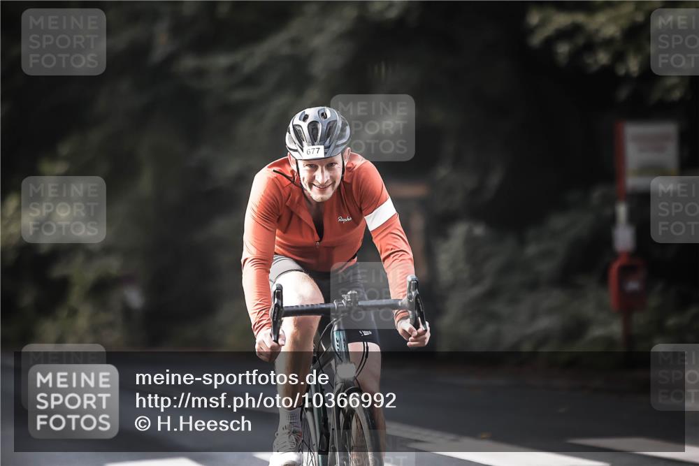 13.09.2026 - Stadtparktriathlon H.Heesch http://msf.ph/oto/10366992 13.09.2026 11:23:59 Radfahren 601, 677, 707, 729, 744 meine-sportfotos.de