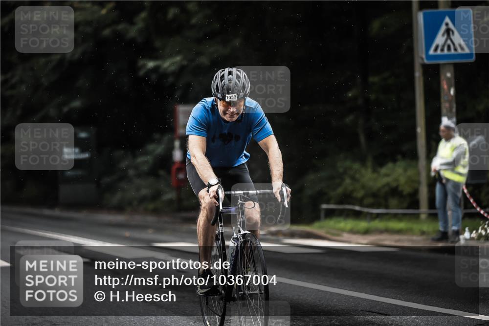 13.09.2026 - Stadtparktriathlon H.Heesch http://msf.ph/oto/10367004 13.09.2026 12:01:43 Radfahren 863, 891, 897, 945, 1039 meine-sportfotos.de