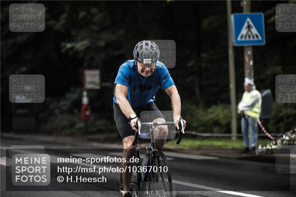 13.09.2026 - Stadtparktriathlon H.Heesch http://msf.ph/oto/10367010 13.09.2026 12:01:43 Radfahren 863, 891, 897, 945, 1039 meine-sportfotos.de