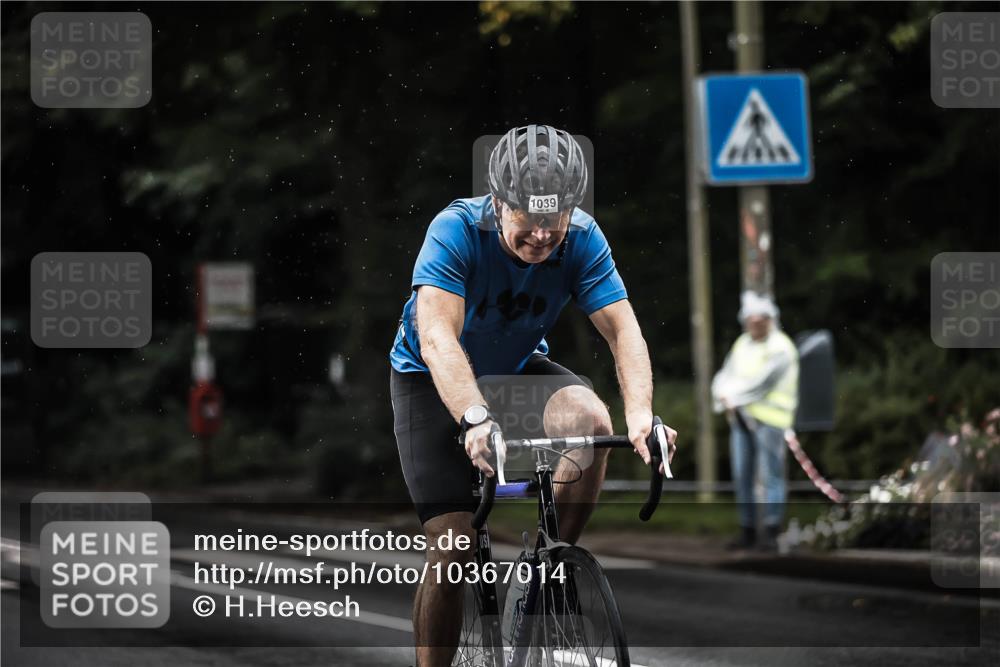 13.09.2026 - Stadtparktriathlon H.Heesch http://msf.ph/oto/10367014 13.09.2026 12:01:44 Radfahren 863, 891, 897, 915, 945, 1039 meine-sportfotos.de