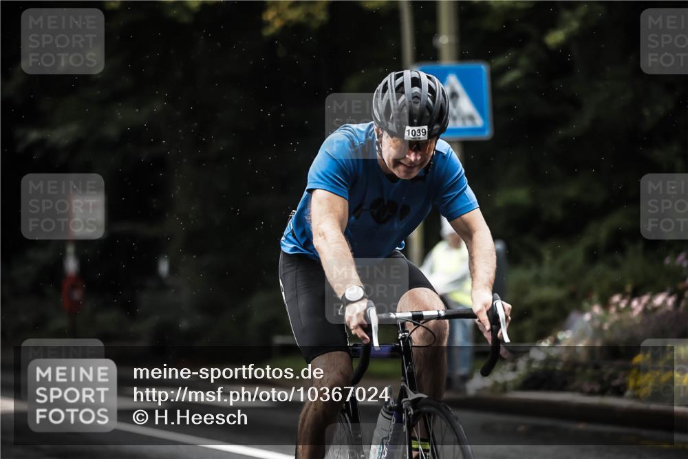 13.09.2026 - Stadtparktriathlon H.Heesch http://msf.ph/oto/10367024 13.09.2026 12:01:44 Radfahren 863, 891, 897, 915, 945, 1039 meine-sportfotos.de