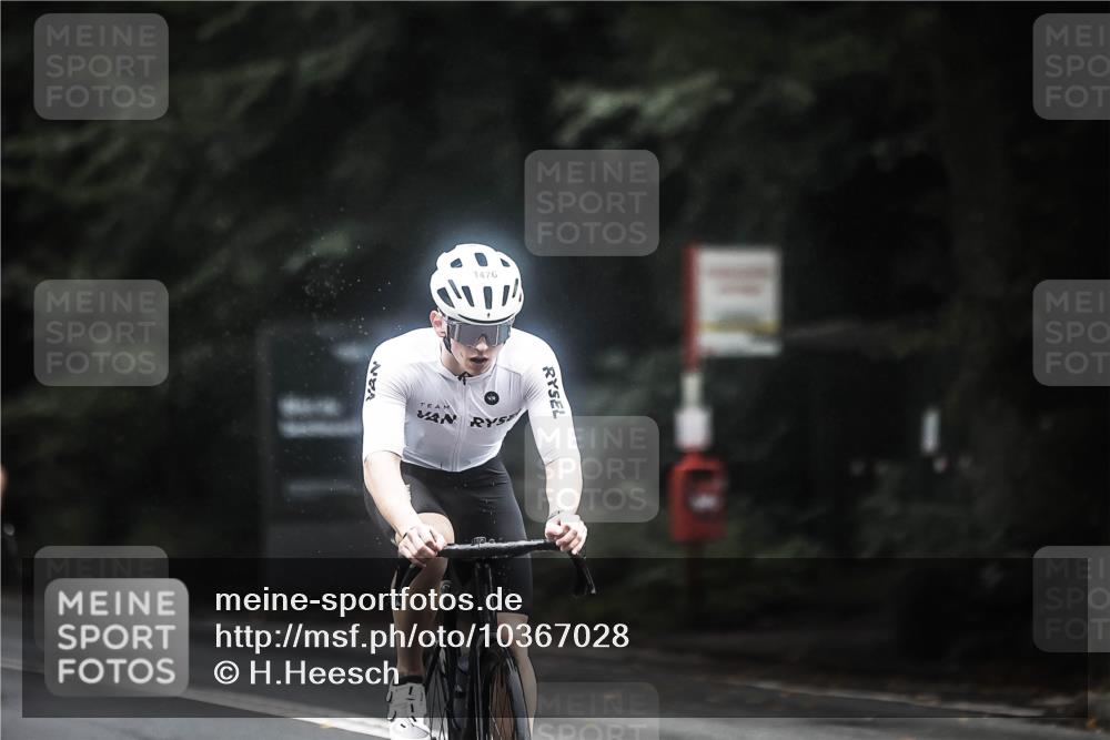 13.09.2026 - Stadtparktriathlon H.Heesch http://msf.ph/oto/10367028 13.09.2026 13:16:28 Radfahren 1292, 1303, 1330, 1447, 1476 meine-sportfotos.de