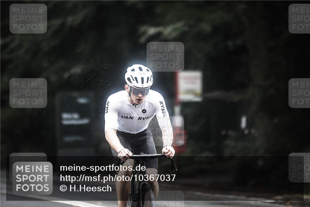 13.09.2026 - Stadtparktriathlon H.Heesch http://msf.ph/oto/10367037 13.09.2026 13:16:28 Radfahren 1292, 1303, 1330, 1447, 1476 meine-sportfotos.de