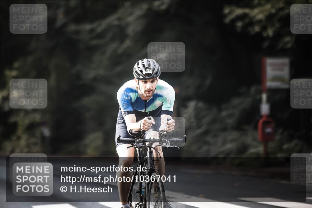 13.09.2026 - Stadtparktriathlon H.Heesch http://msf.ph/oto/10367041 13.09.2026 11:24:03 Radfahren 677, 707 meine-sportfotos.de
