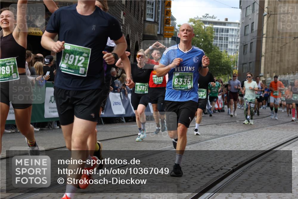 13.09.2026 - 21. swb-Marathon Bremen Strokosch-Dieckow http://msf.ph/oto/10367049 13.09.2026 13:35:48 Ziel 156, 1150, 2041, 2090, 2318, 2356, 2625, 2866, 3055, 3621, 4062, 4326, 5661, 6315, 6418, 6465, 6466, 6644, 6837, 7285, 7305, 7377, 7597, 7700, 8401, 8530, 8773, 8915, 9845, 9887, 1867, 2565, 3026, 3056, 3454, 4016, 5026, 5157, 5276, 5381, 5816, 6159, 6874, 7036, 7043, 7385, 7804, 8145, 8227, 8705, 9243, 13179 meine-sportfotos.de