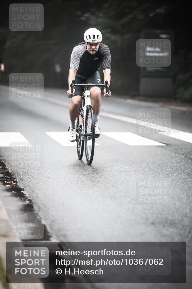 13.09.2026 - Stadtparktriathlon H.Heesch http://msf.ph/oto/10367062 13.09.2026 10:15:23 Radfahren 219, 232, 306, 340 meine-sportfotos.de