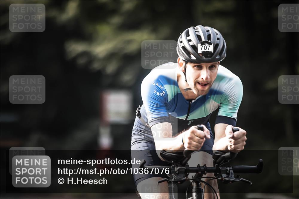 13.09.2026 - Stadtparktriathlon H.Heesch http://msf.ph/oto/10367076 13.09.2026 11:24:03 Radfahren 677, 707 meine-sportfotos.de