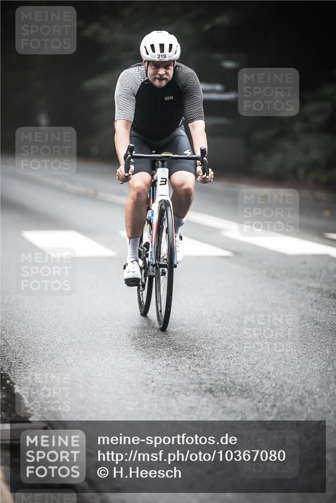 13.09.2026 - Stadtparktriathlon H.Heesch http://msf.ph/oto/10367080 13.09.2026 10:15:23 Radfahren 219, 232, 306, 340 meine-sportfotos.de