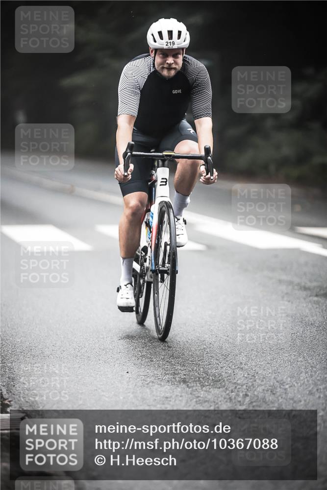 13.09.2026 - Stadtparktriathlon H.Heesch http://msf.ph/oto/10367088 13.09.2026 10:15:24 Radfahren 219, 306, 340 meine-sportfotos.de