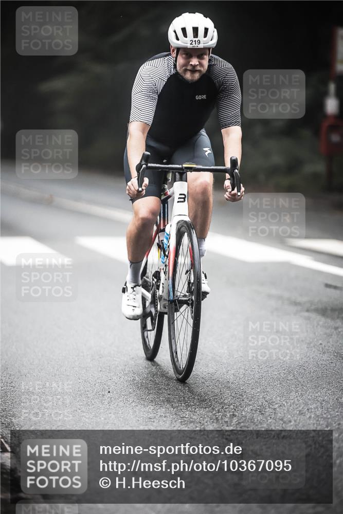 13.09.2026 - Stadtparktriathlon H.Heesch http://msf.ph/oto/10367095 13.09.2026 10:15:24 Radfahren 219, 306, 340 meine-sportfotos.de