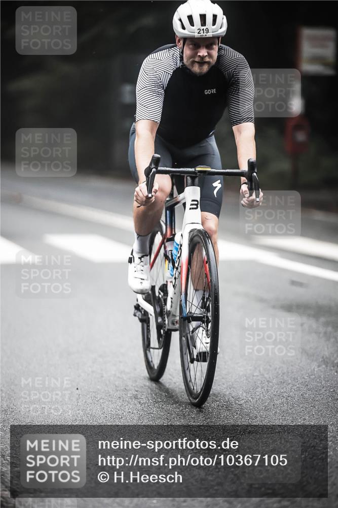 13.09.2026 - Stadtparktriathlon H.Heesch http://msf.ph/oto/10367105 13.09.2026 10:15:24 Radfahren 219, 306, 340 meine-sportfotos.de