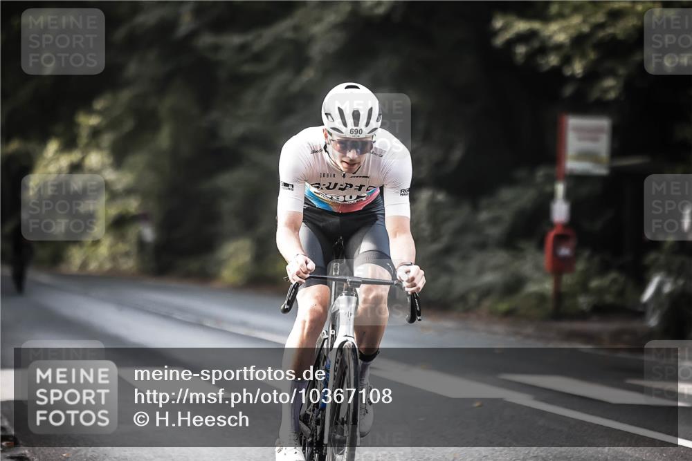 13.09.2026 - Stadtparktriathlon H.Heesch http://msf.ph/oto/10367108 13.09.2026 11:24:19 Radfahren 655, 690, 712 meine-sportfotos.de