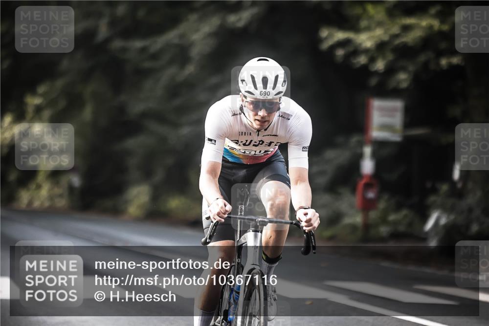13.09.2026 - Stadtparktriathlon H.Heesch http://msf.ph/oto/10367116 13.09.2026 11:24:19 Radfahren 655, 690, 712 meine-sportfotos.de