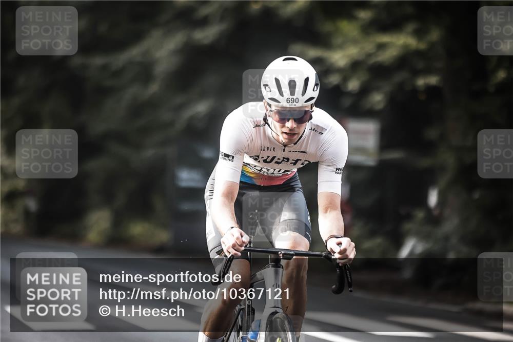 13.09.2026 - Stadtparktriathlon H.Heesch http://msf.ph/oto/10367121 13.09.2026 11:24:19 Radfahren 655, 690, 712 meine-sportfotos.de